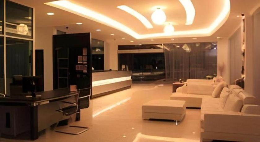 Kingston Hotel Κότα Κιναμπαλού Εξωτερικό φωτογραφία